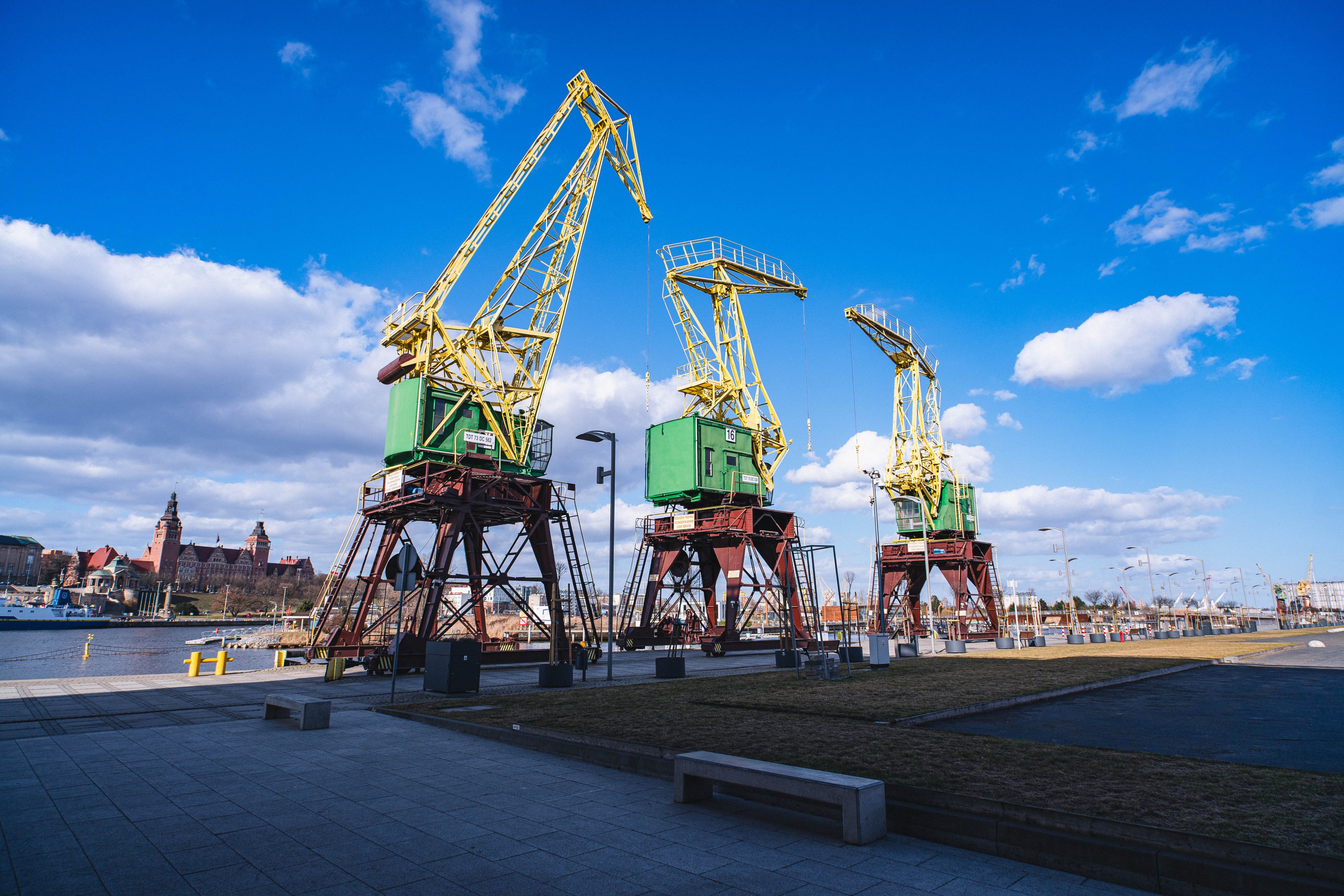 Sigma 20-200mm wide angle sample photo showing port cranes